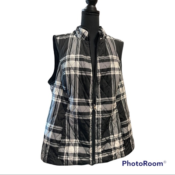 SOLD.   SOLDCroft & Barrow black and white vest - Picture 2 of 14